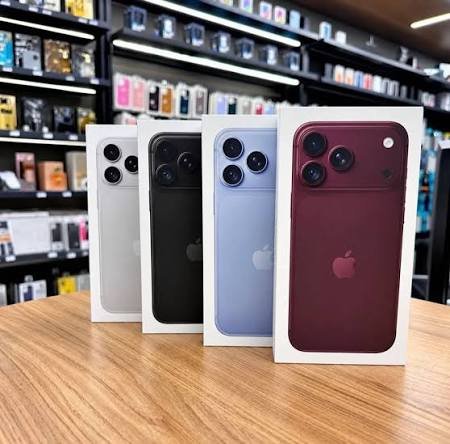 Caixas de iPhone na loja